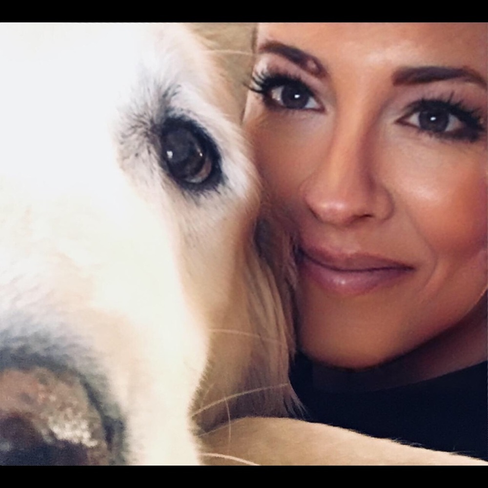 Meet your Posher, Cassandra